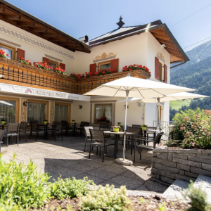 hotel-stilfserhof.com